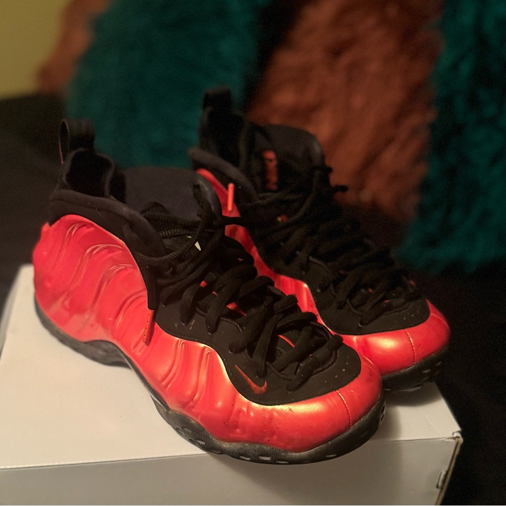 Nike 
Foamposite Red/Orange